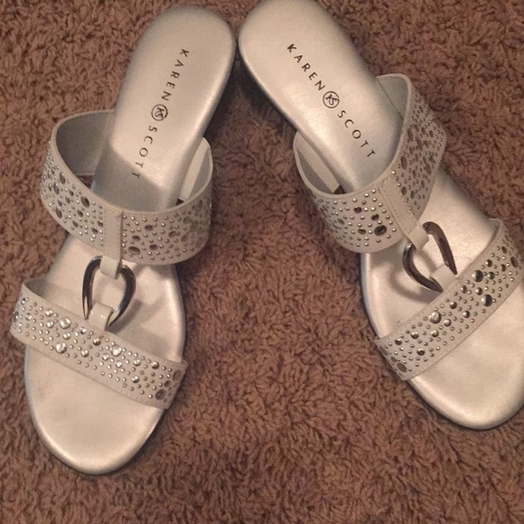 Silver and white slides - Picture 2 of 3
